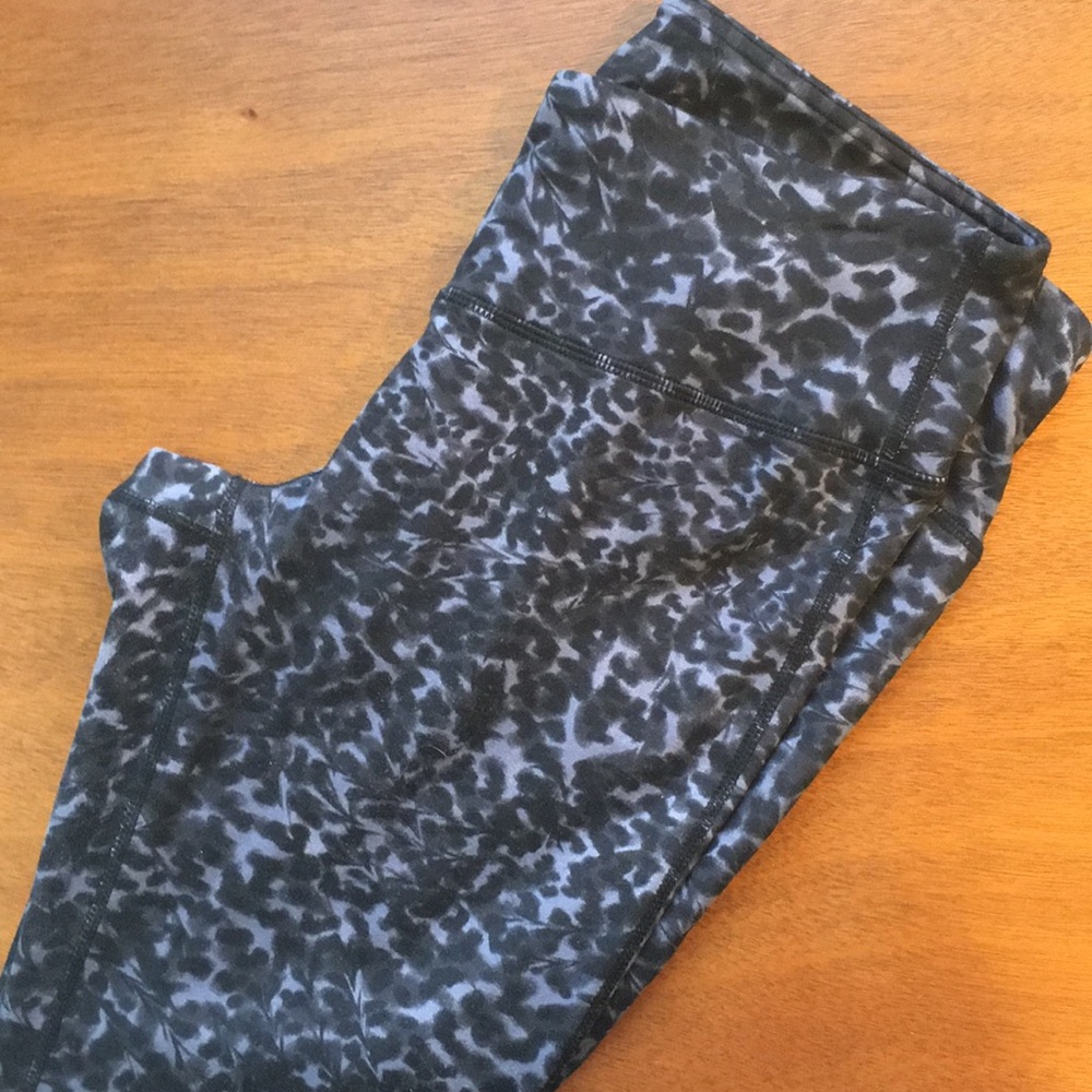 Athleta Chaturanga Crop Yoga Leggings, Medium